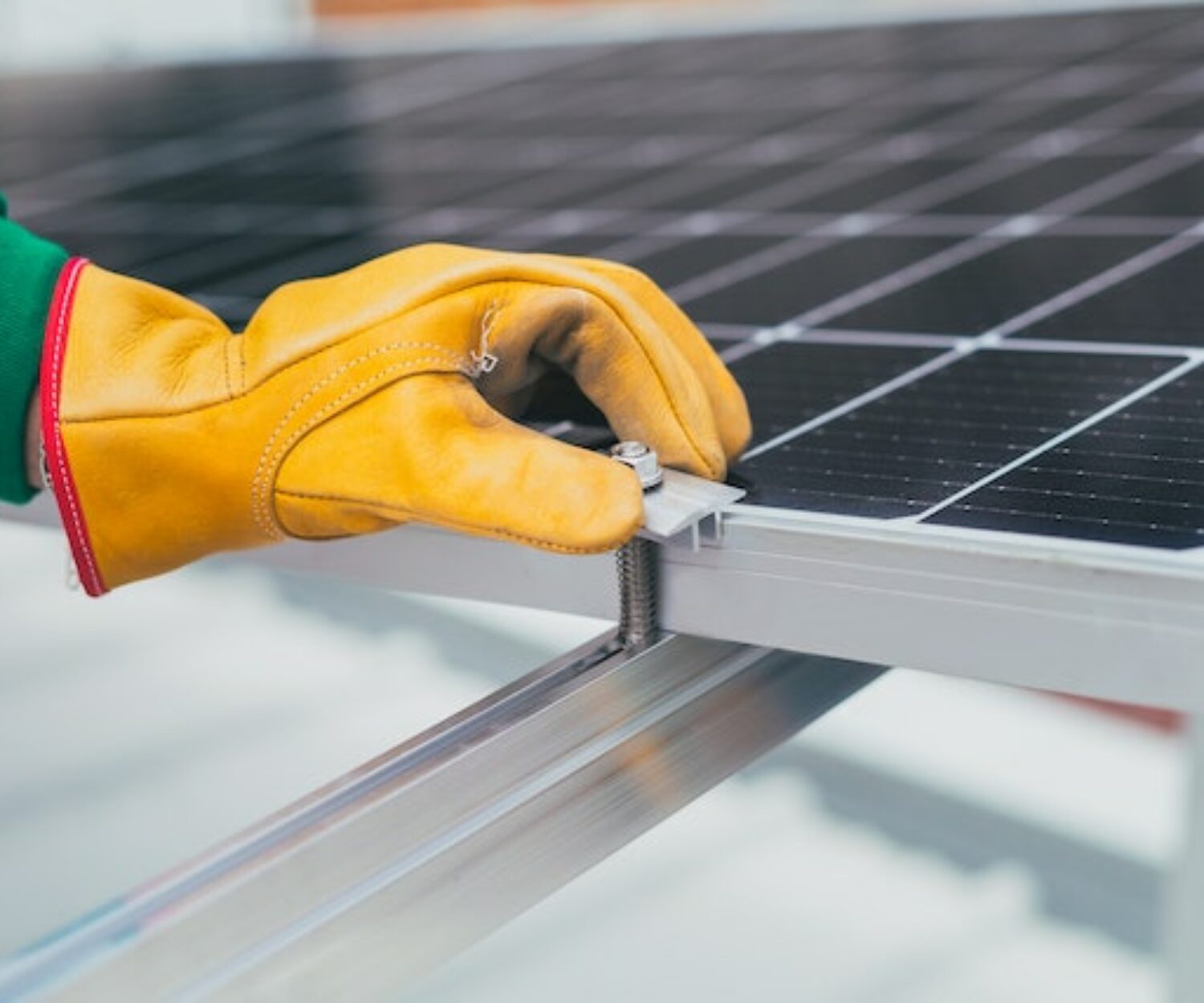 Montaż panelu fotowoltaicznego